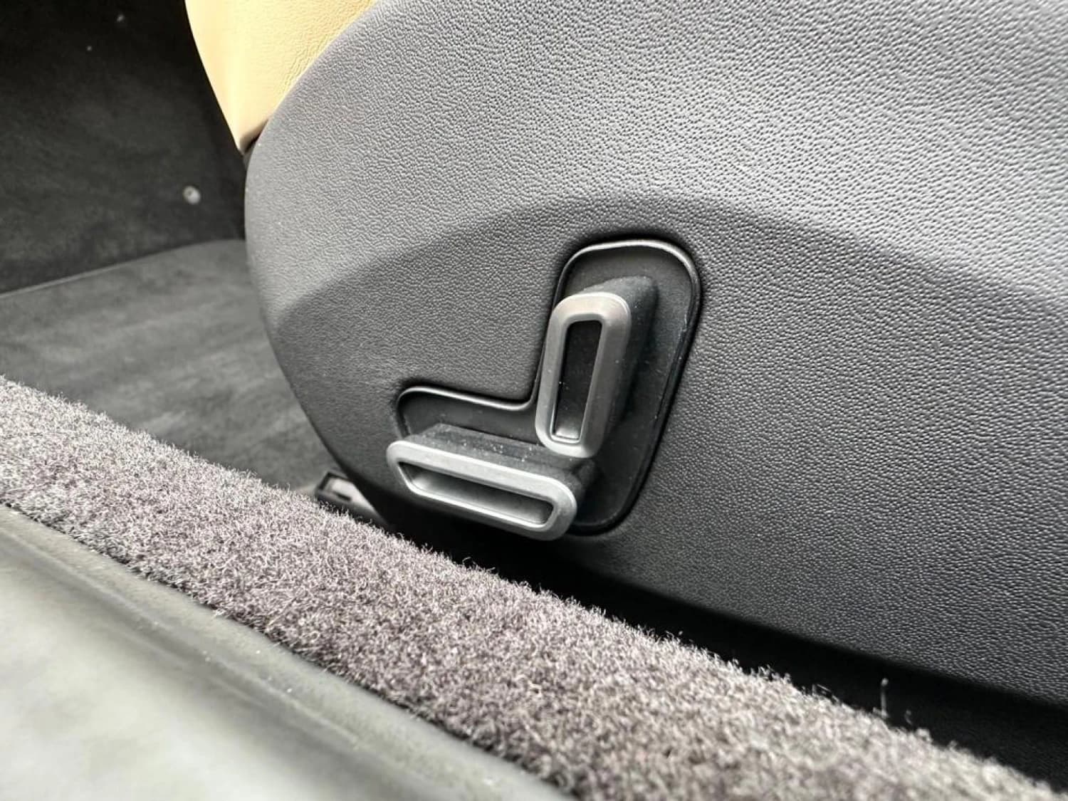 Ferrari Roma V8 Spider F1 DCT - фото 37