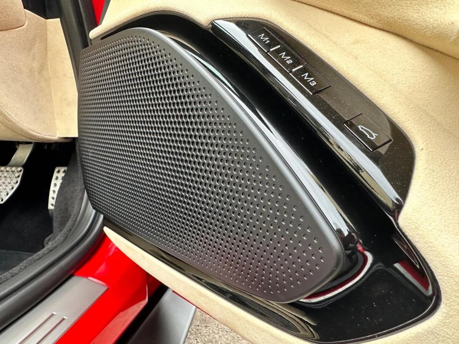 Ferrari Roma V8 Spider F1 DCT - фото 38