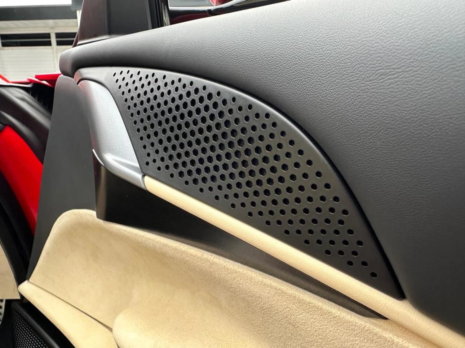 Ferrari Roma V8 Spider F1 DCT - фото 39