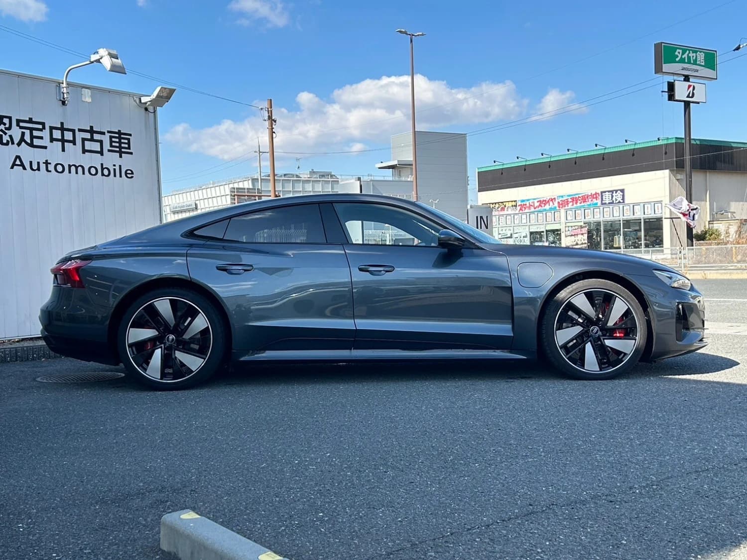 Audi e-tron GT Quattro - фото 8