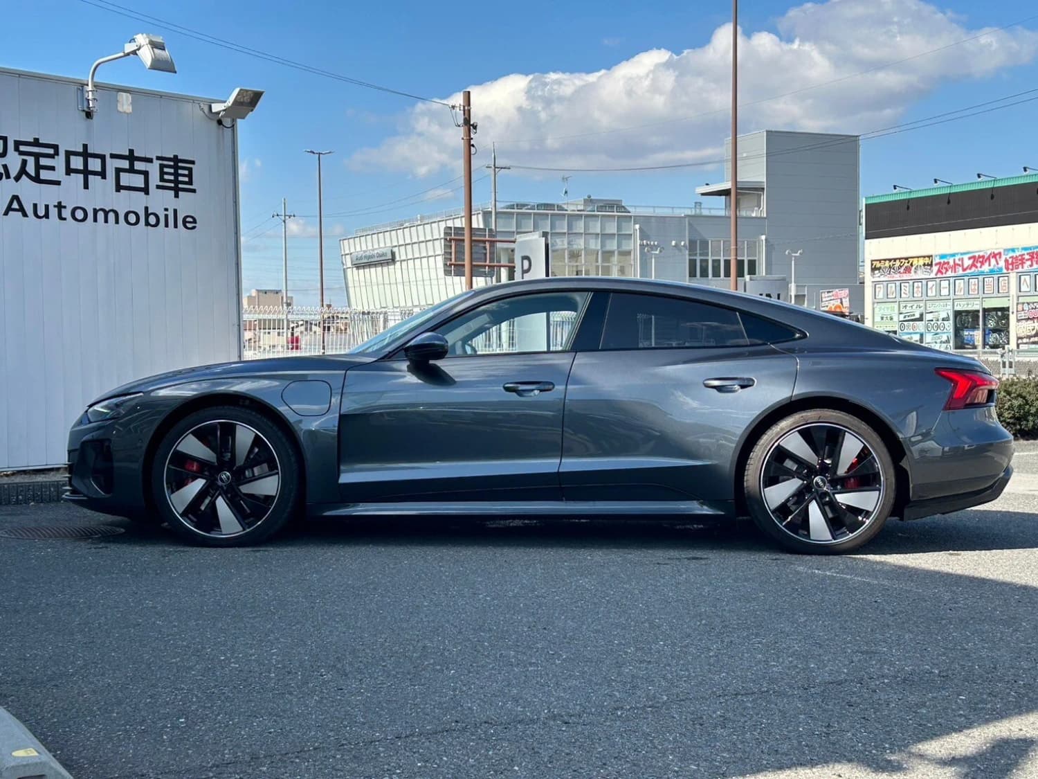 Audi e-tron GT Quattro - фото 12