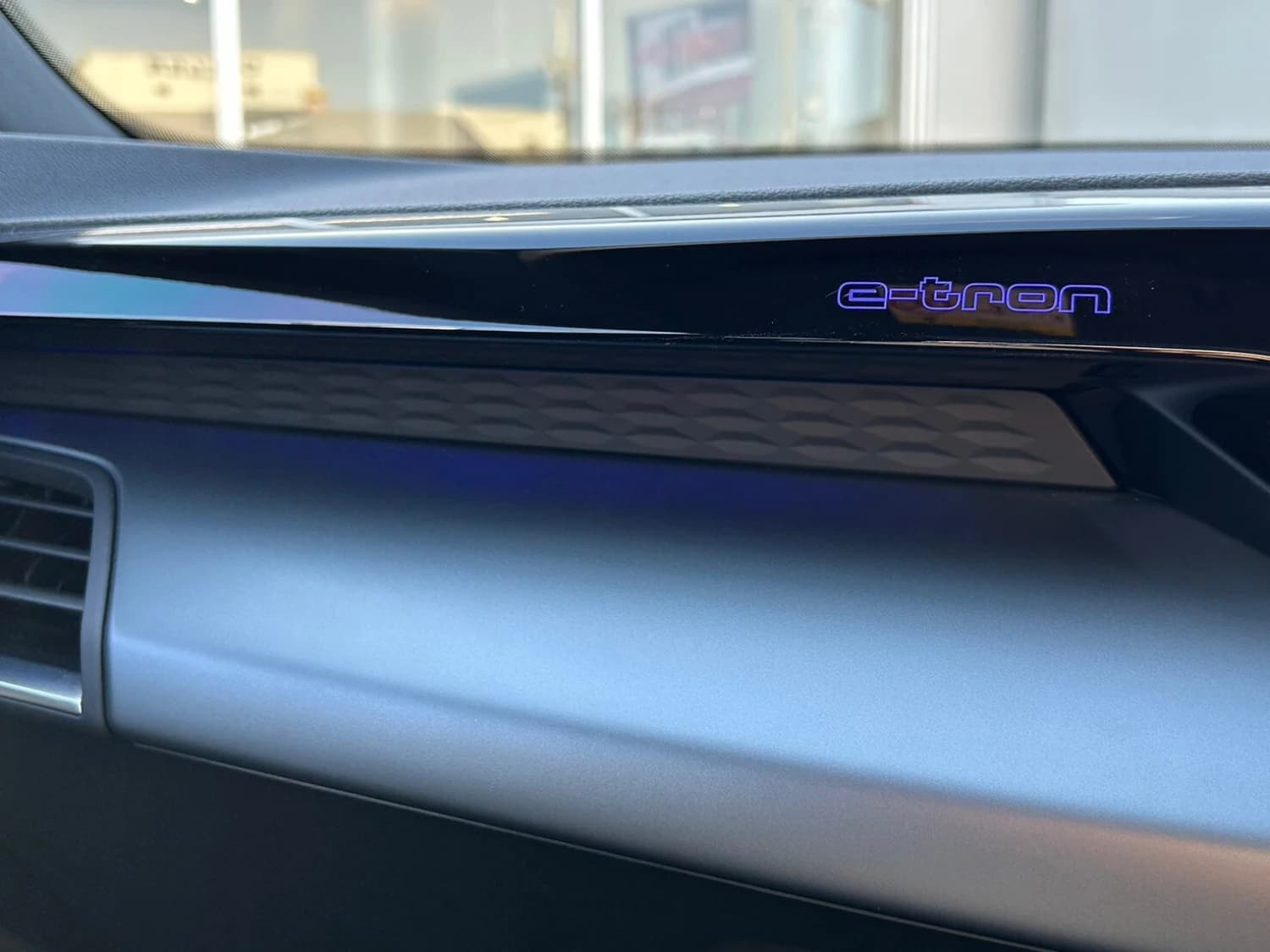 Audi e-tron GT Quattro - фото 29