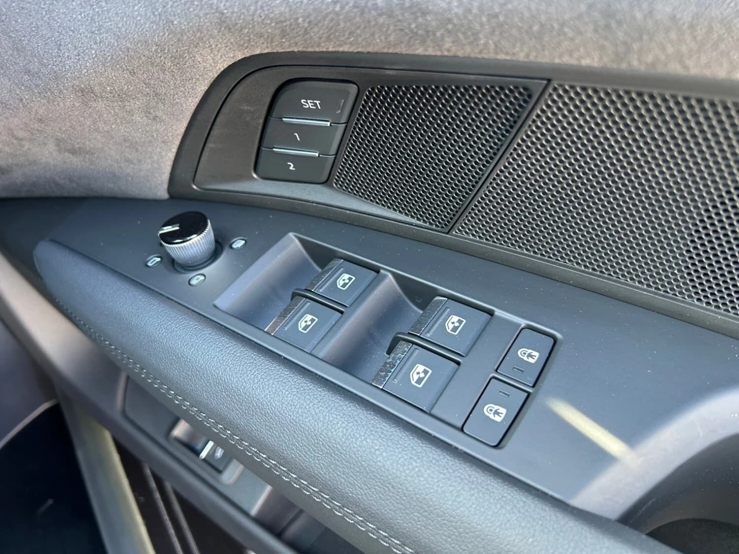 Audi e-tron GT Quattro - фото 38