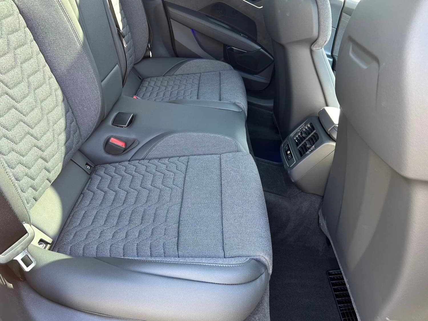 Audi e-tron GT Quattro - фото 43