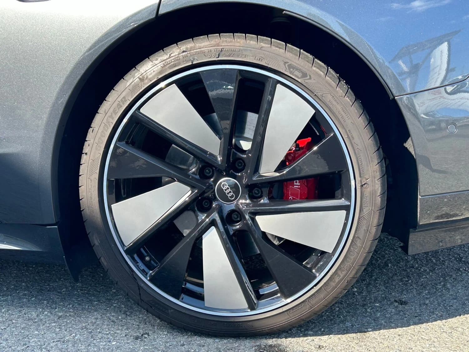 Audi e-tron GT Quattro - фото 49