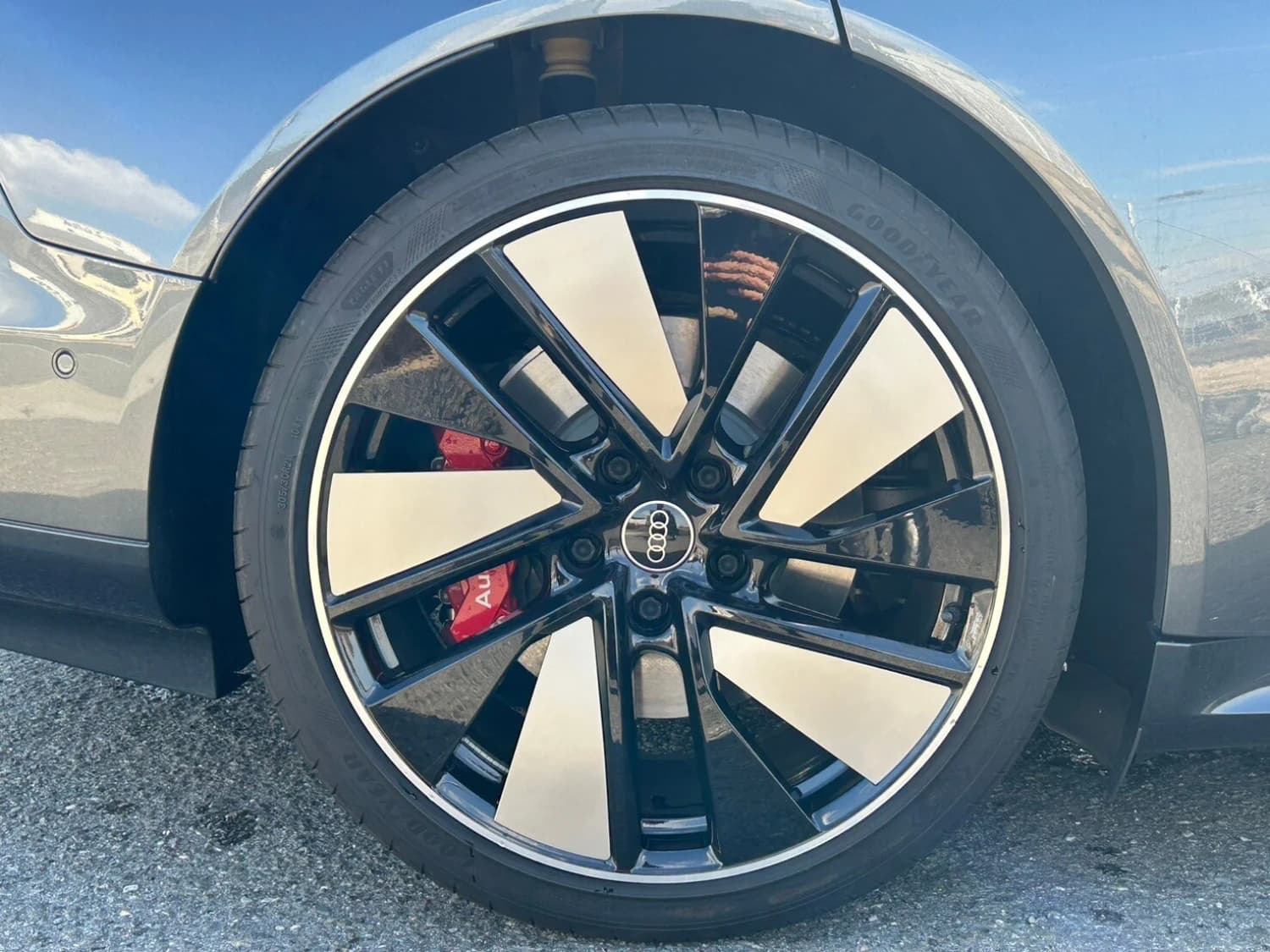 Audi e-tron GT Quattro - фото 50