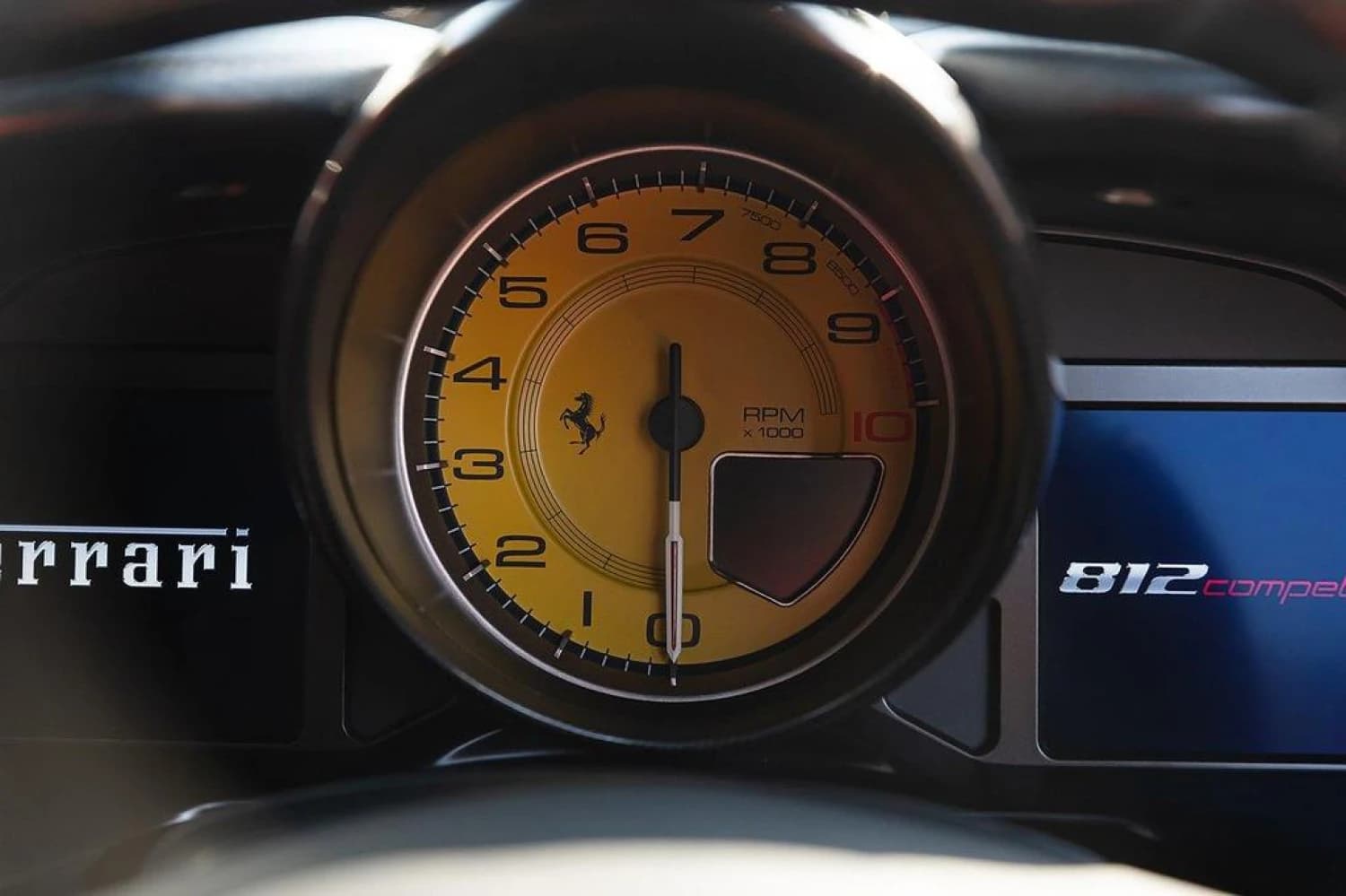 Ferrari 812 Competizione - фото 32