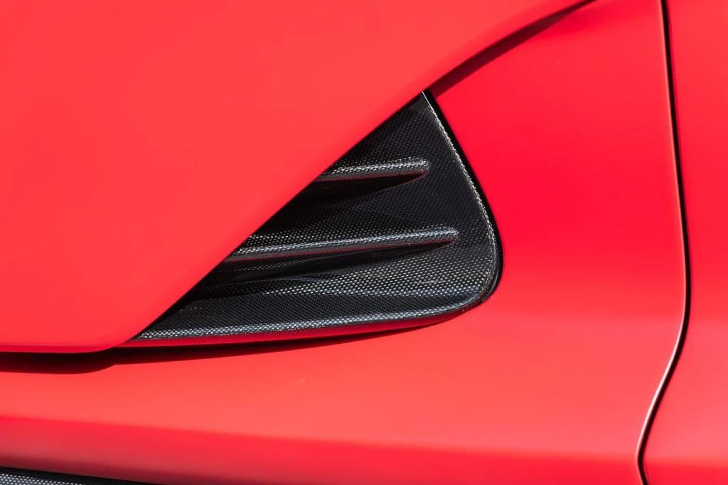 Ferrari 812 Competizione - фото 10