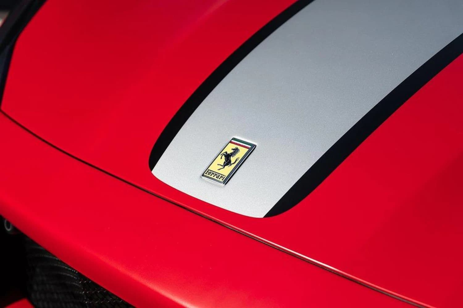 Ferrari 812 Competizione - фото 6
