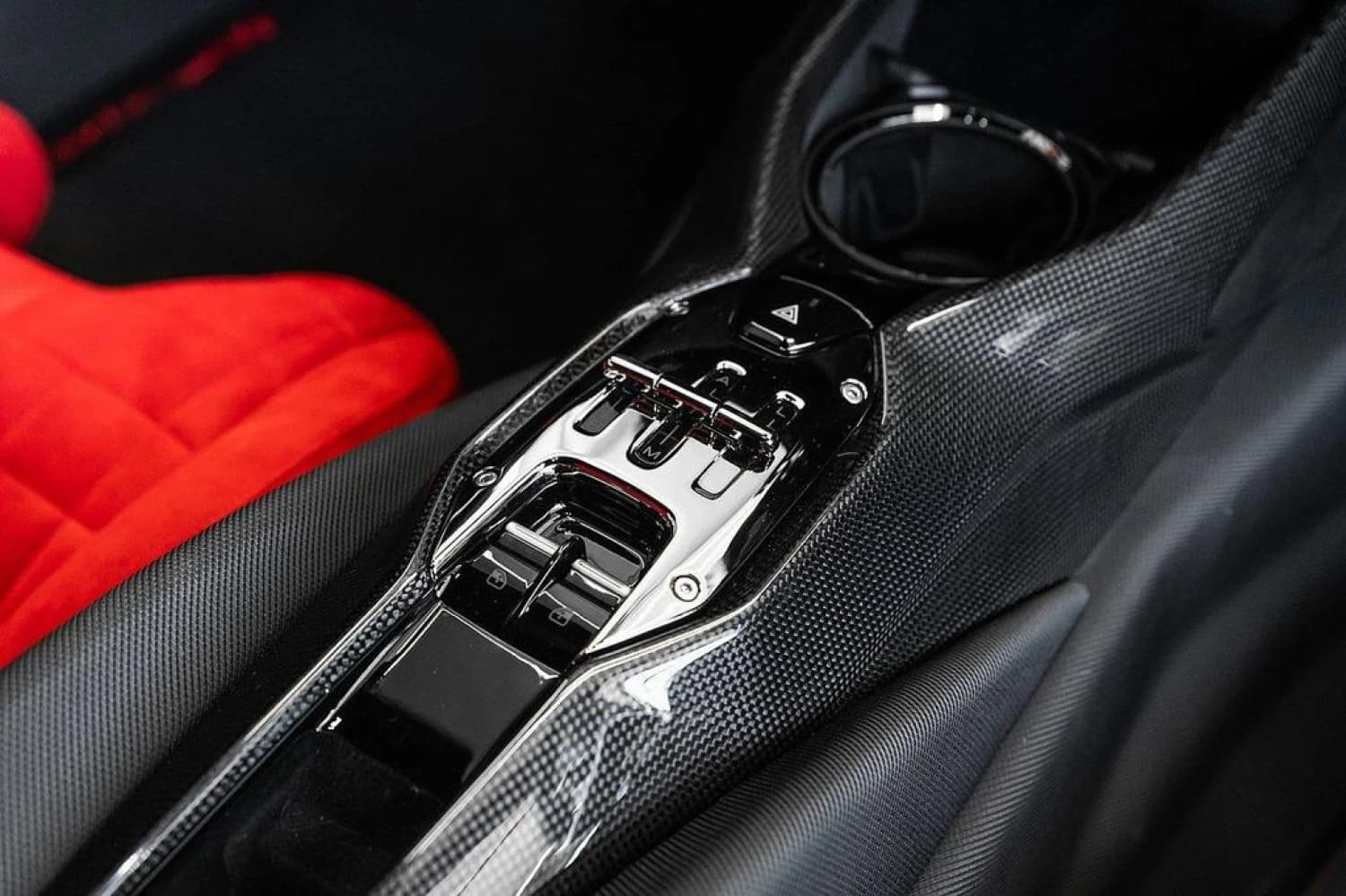 Ferrari 812 Competizione - фото 28