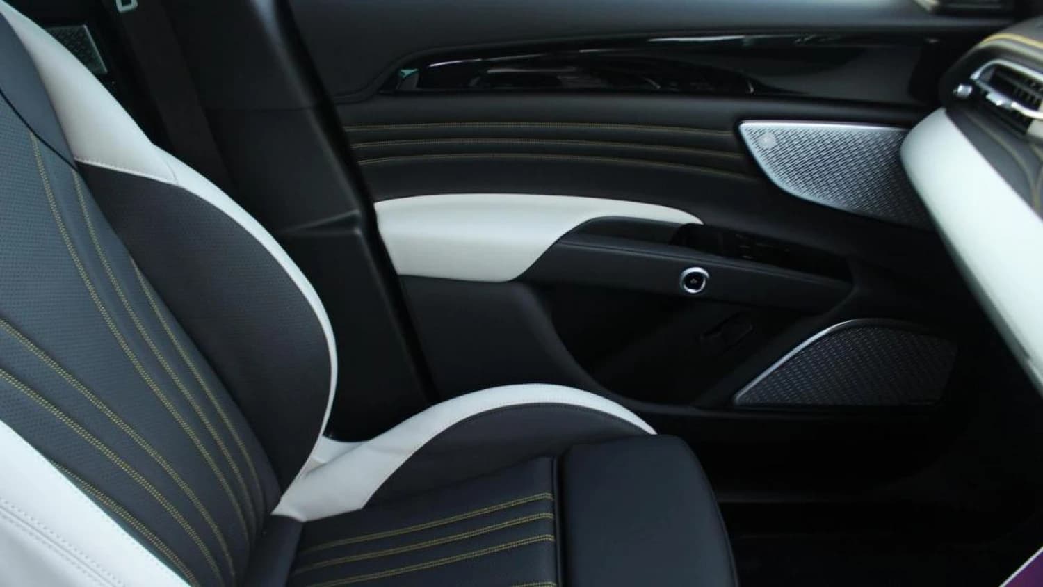 Maserati Grecale Modena - фото 19