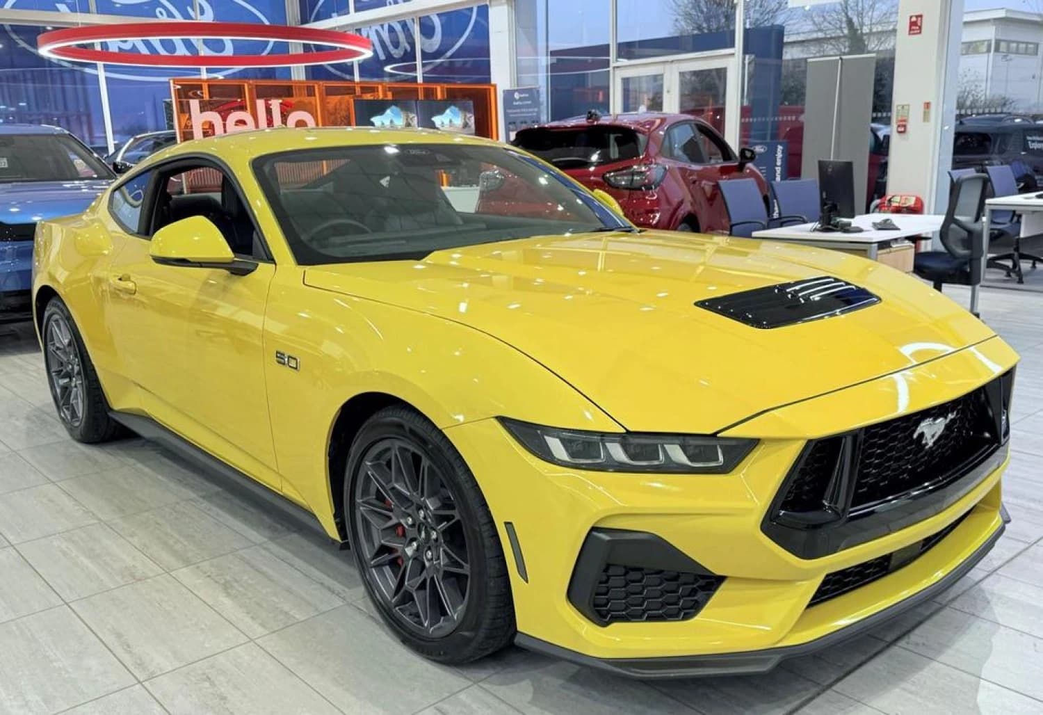 Ford Mustang GT - фото 3