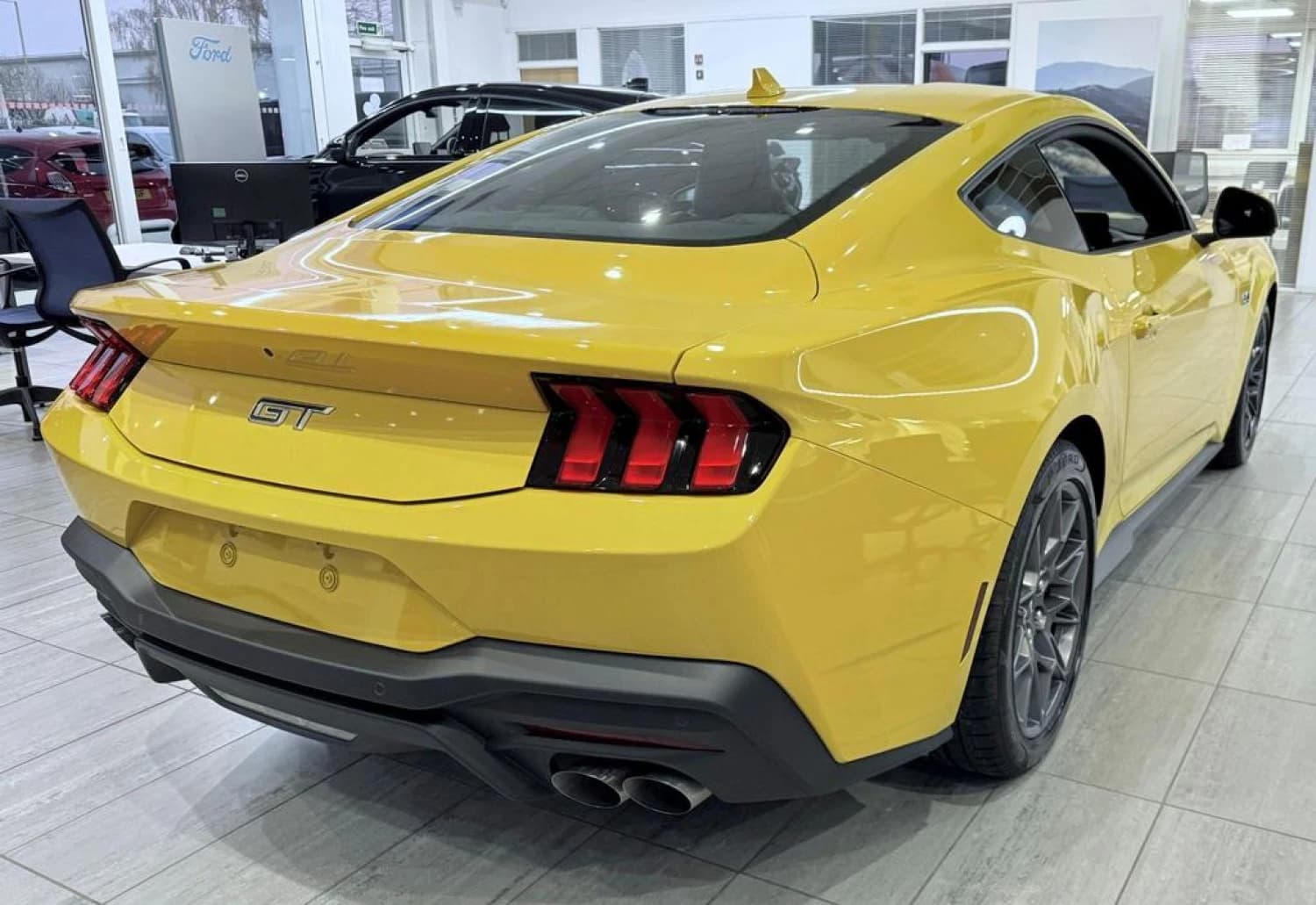 Ford Mustang GT - фото 4