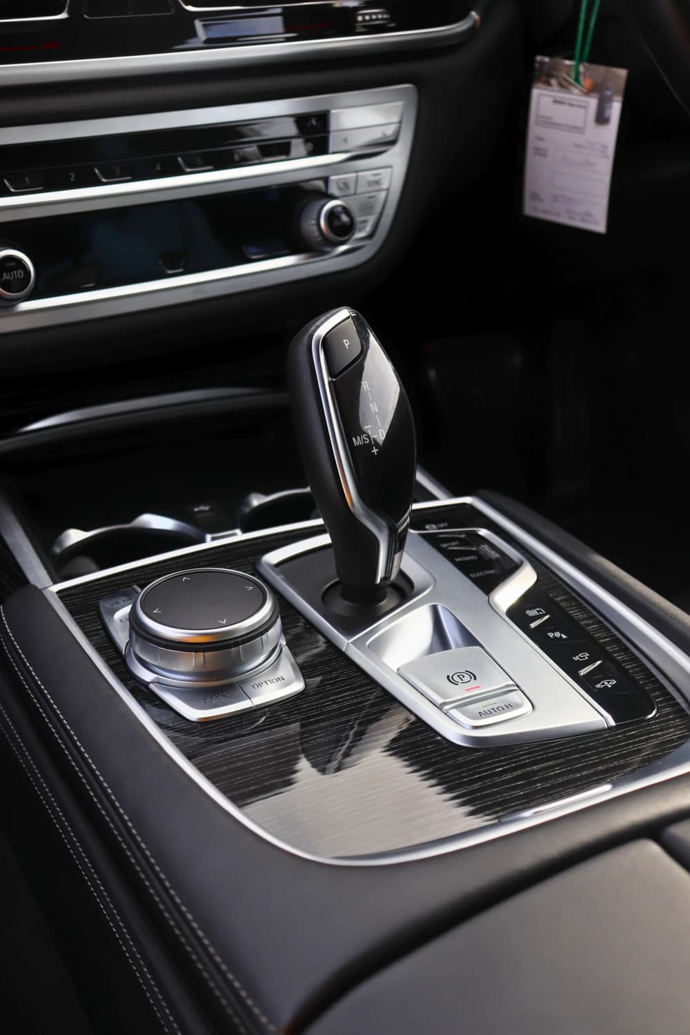 BMW 7 series 745e - фото 14