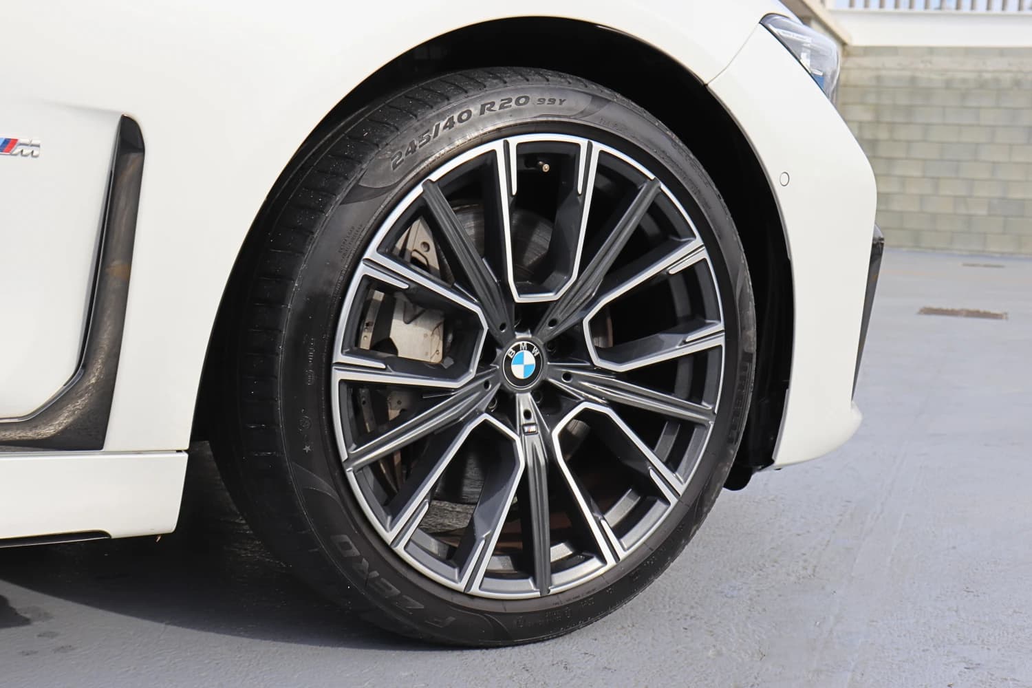 BMW 7 series 745e - фото 20