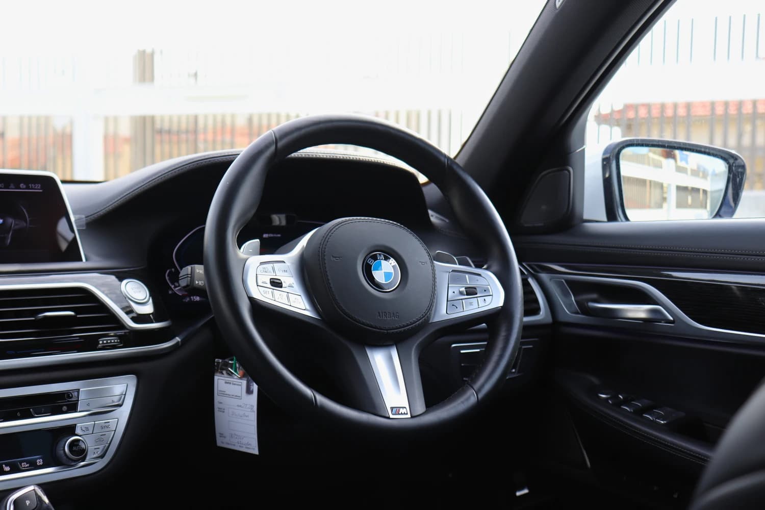 BMW 7 series 745e - фото 12