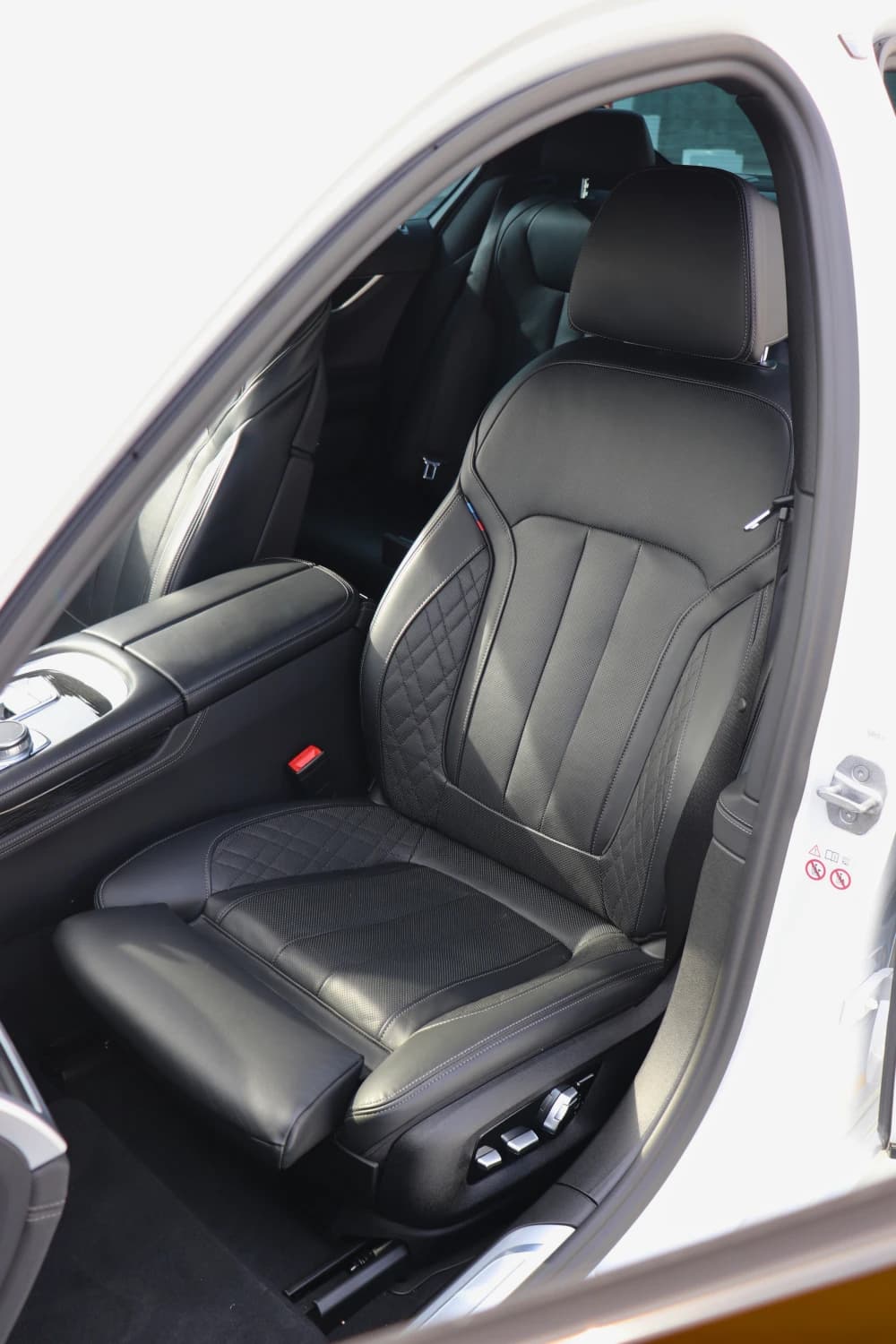 BMW 7 series 745e - фото 3