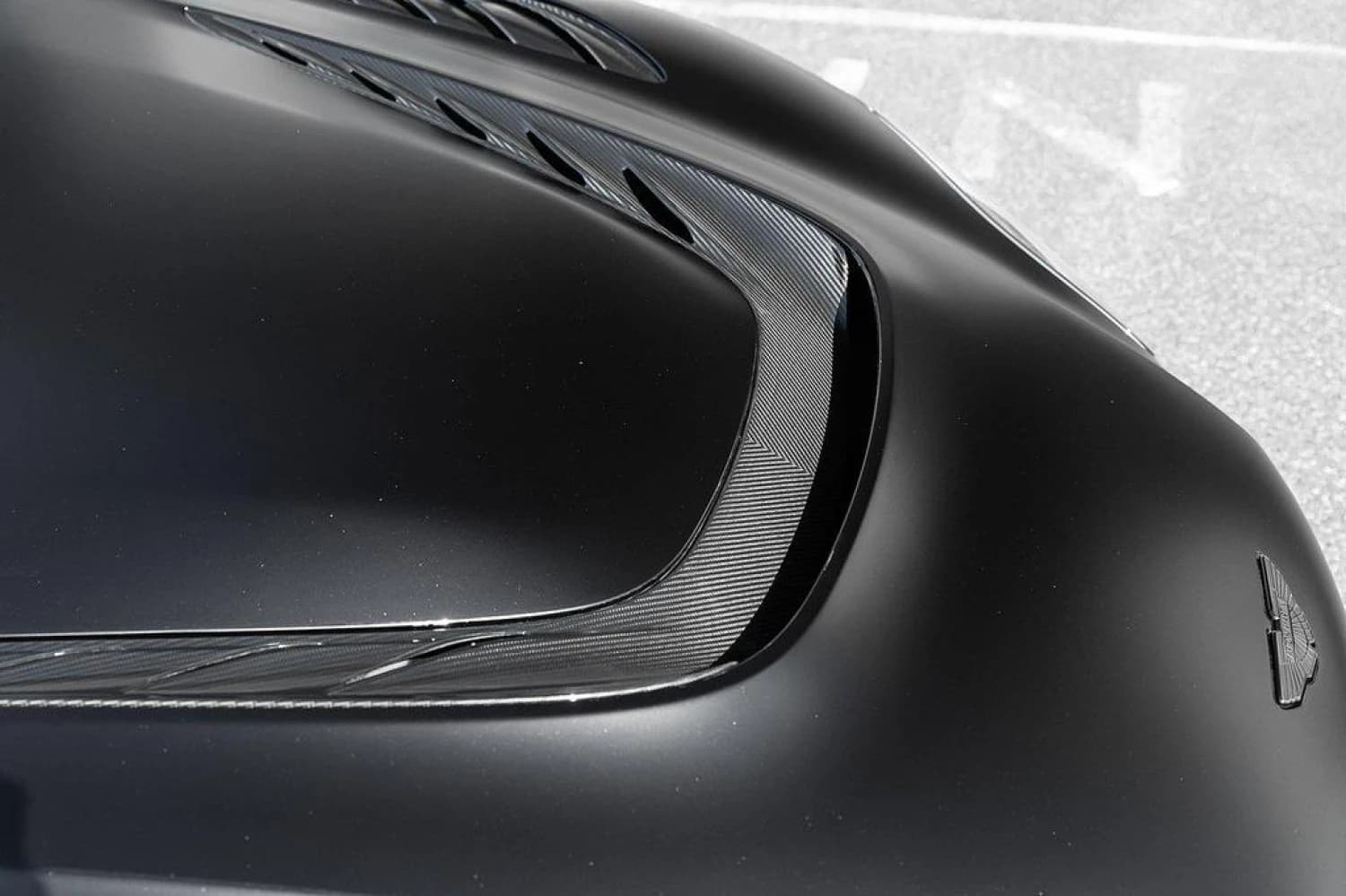 Aston Martin DBS Ultimate - фото 32