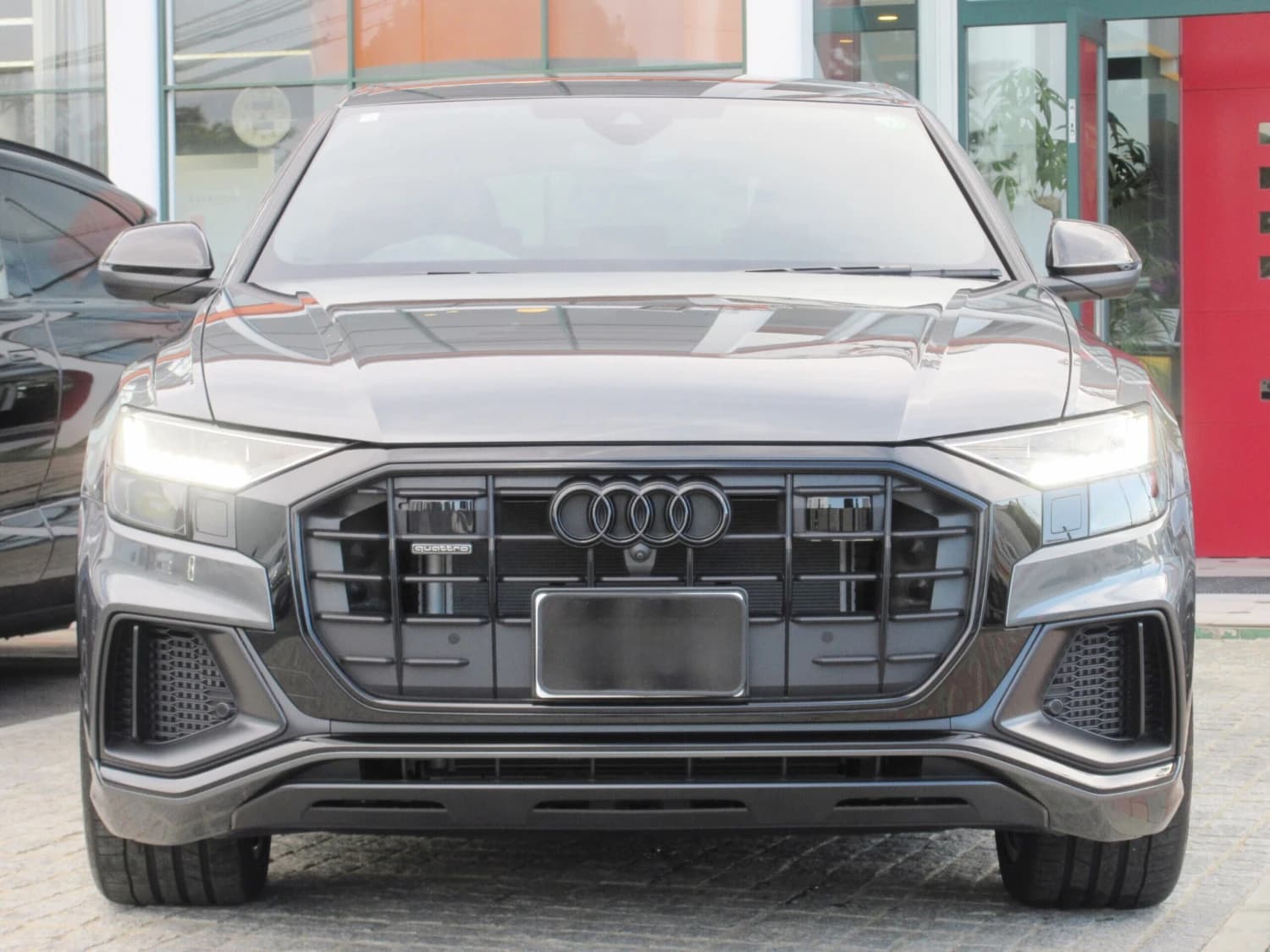 Audi Q8 - фото 5