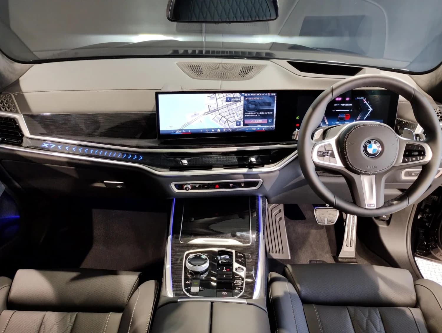 BMW X7 40d - фото 7