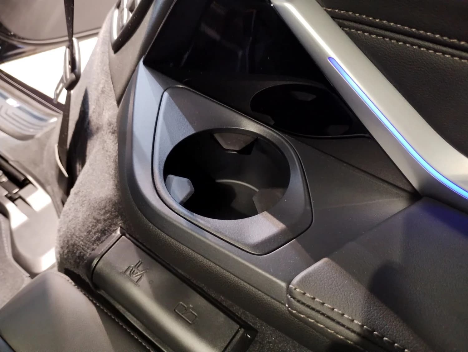 BMW X7 40d - фото 15