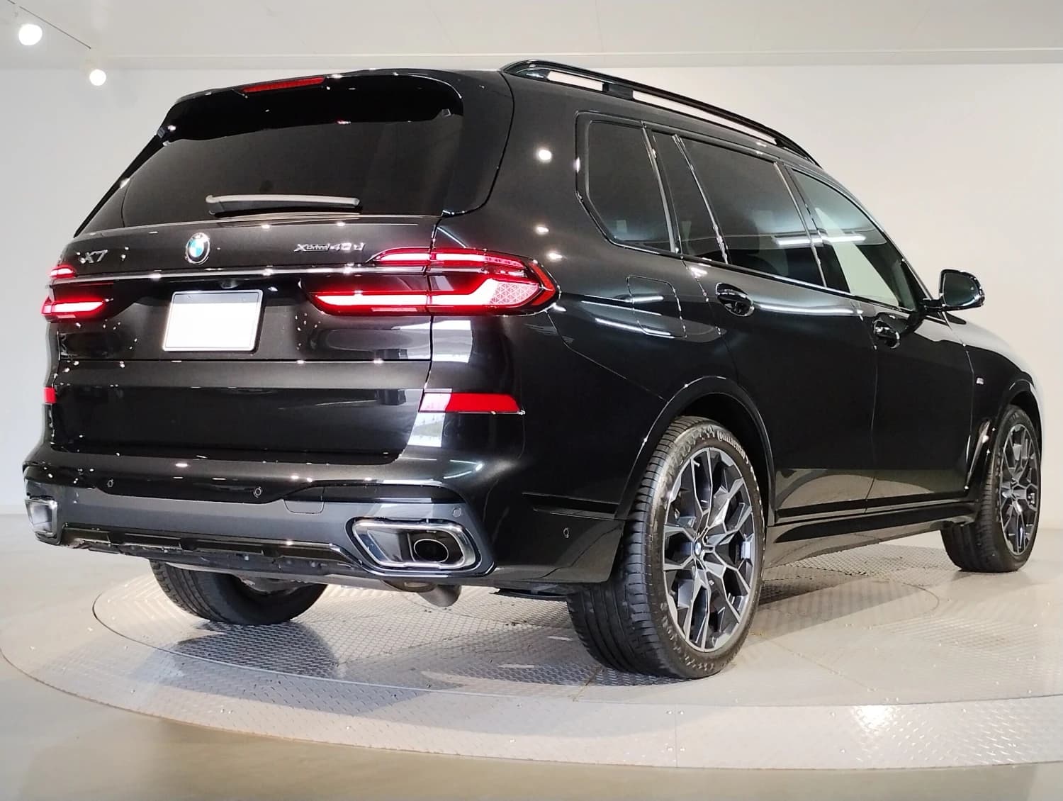 BMW X7 40d - фото 4