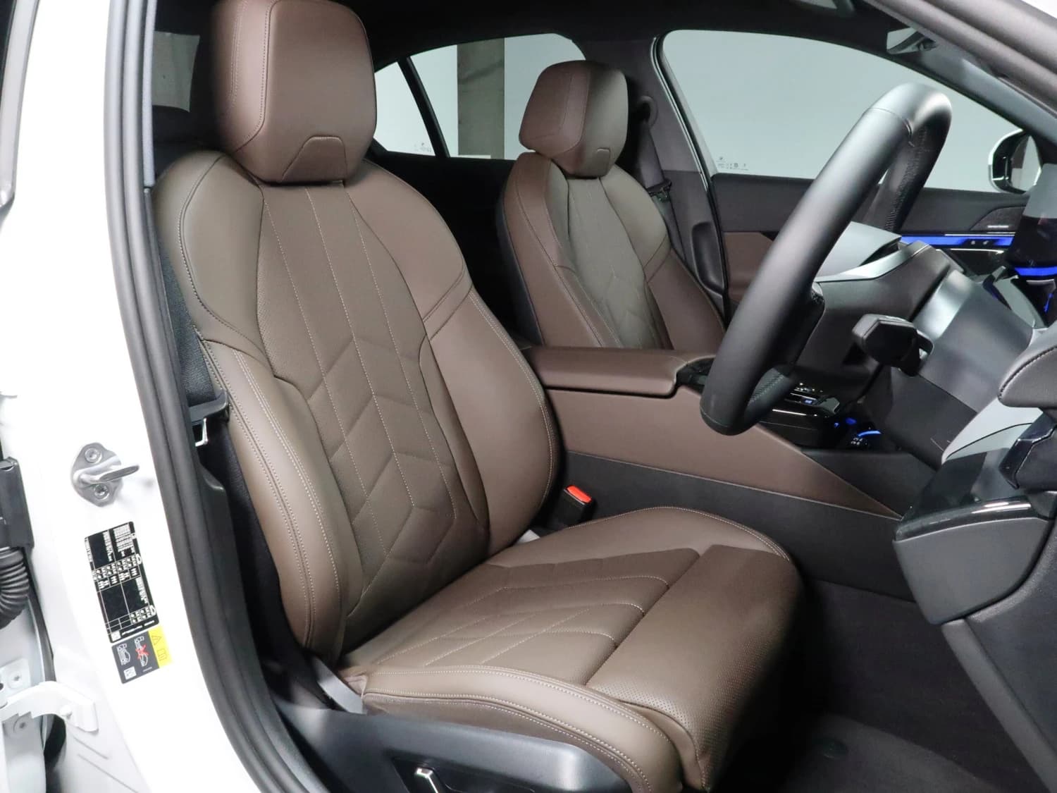 BMW i5 eDrive 40 - фото 6