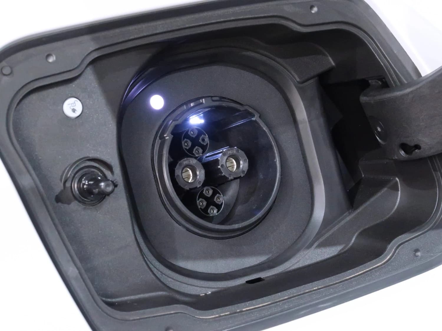 BMW i5 eDrive 40 - фото 12