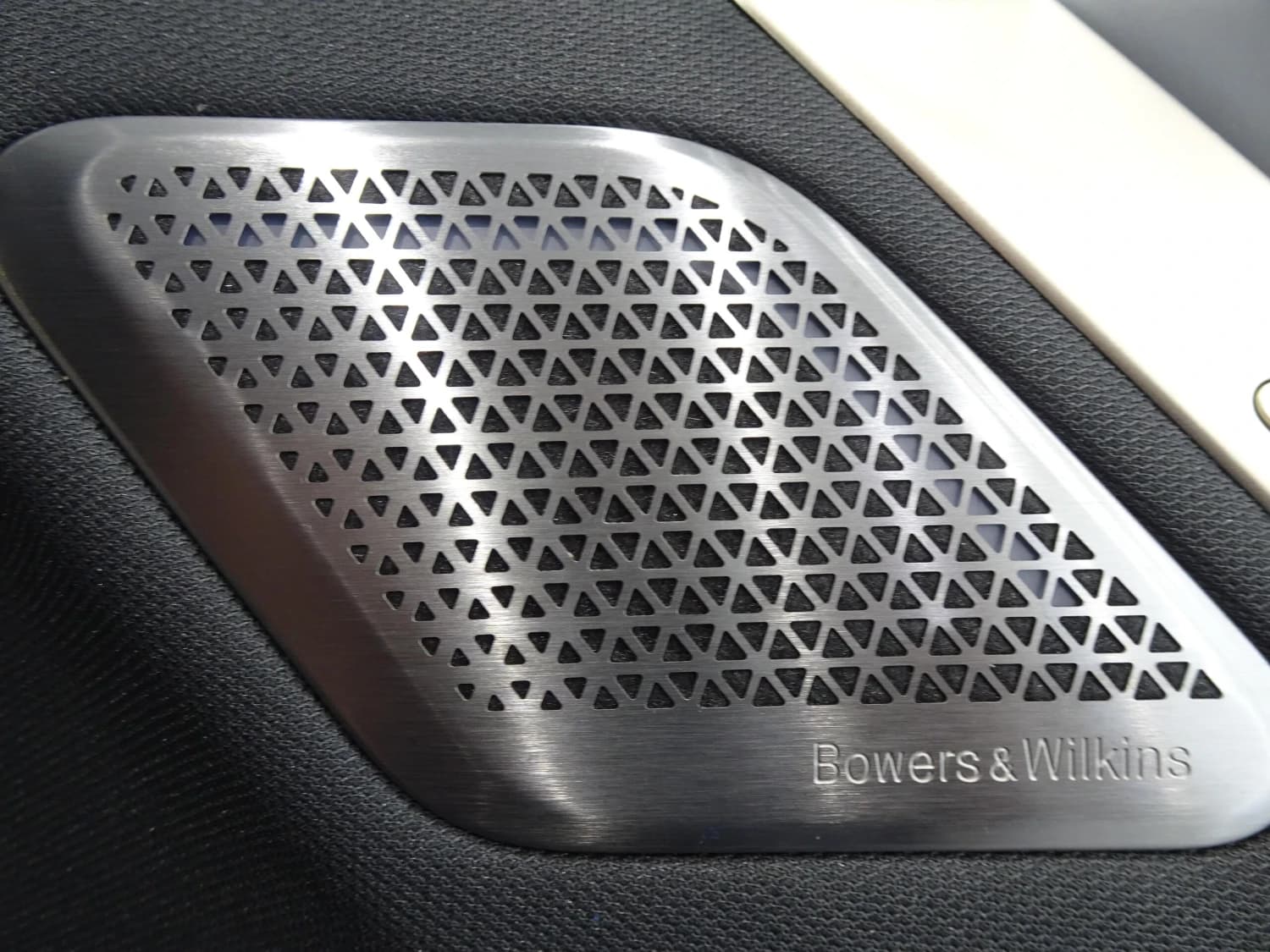 BMW iX M60 - фото 11