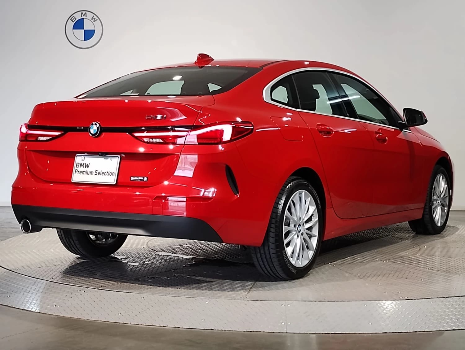 BMW 2 series 218ι - фото 4