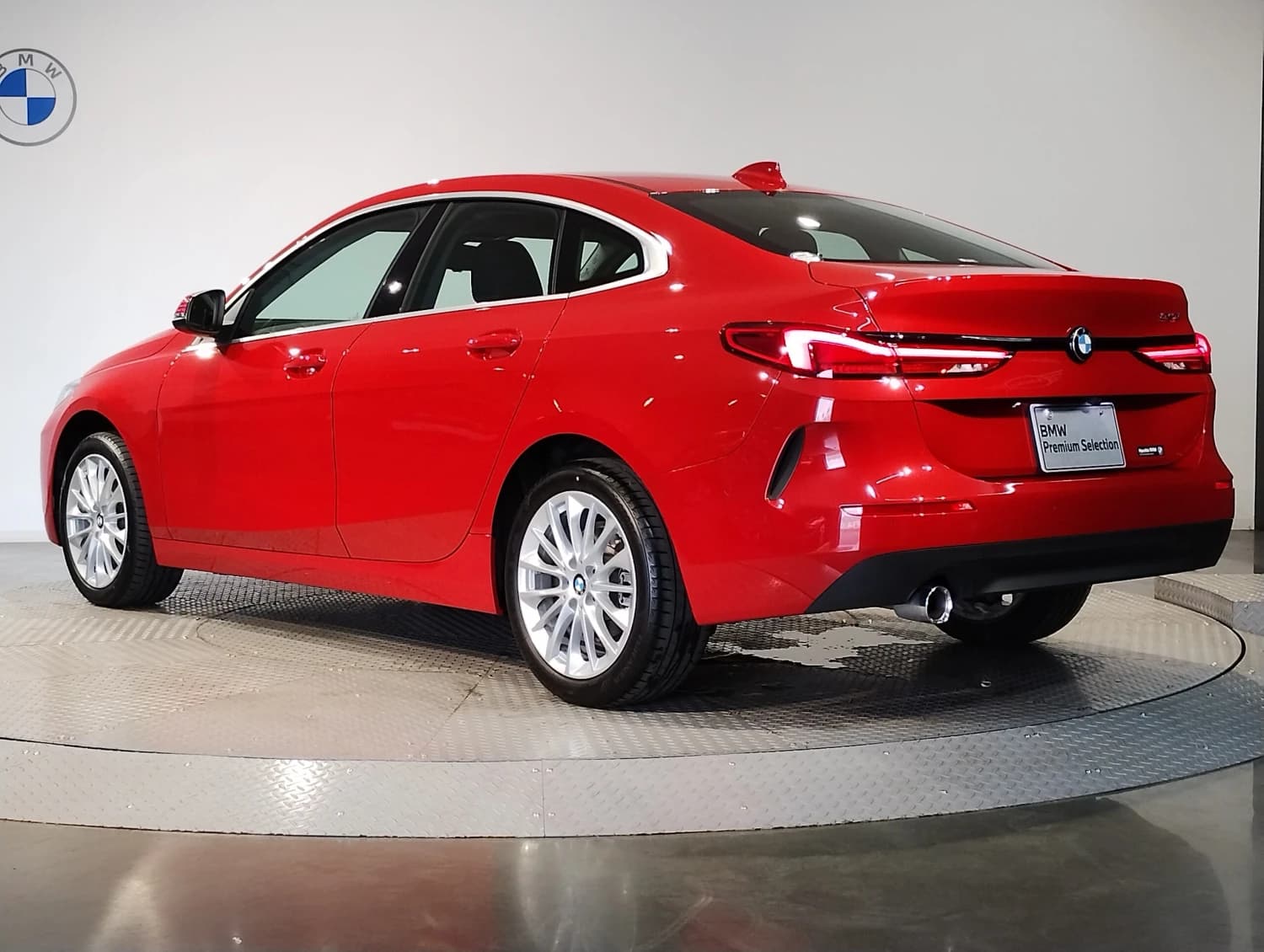 BMW 2 series 218ι - фото 5