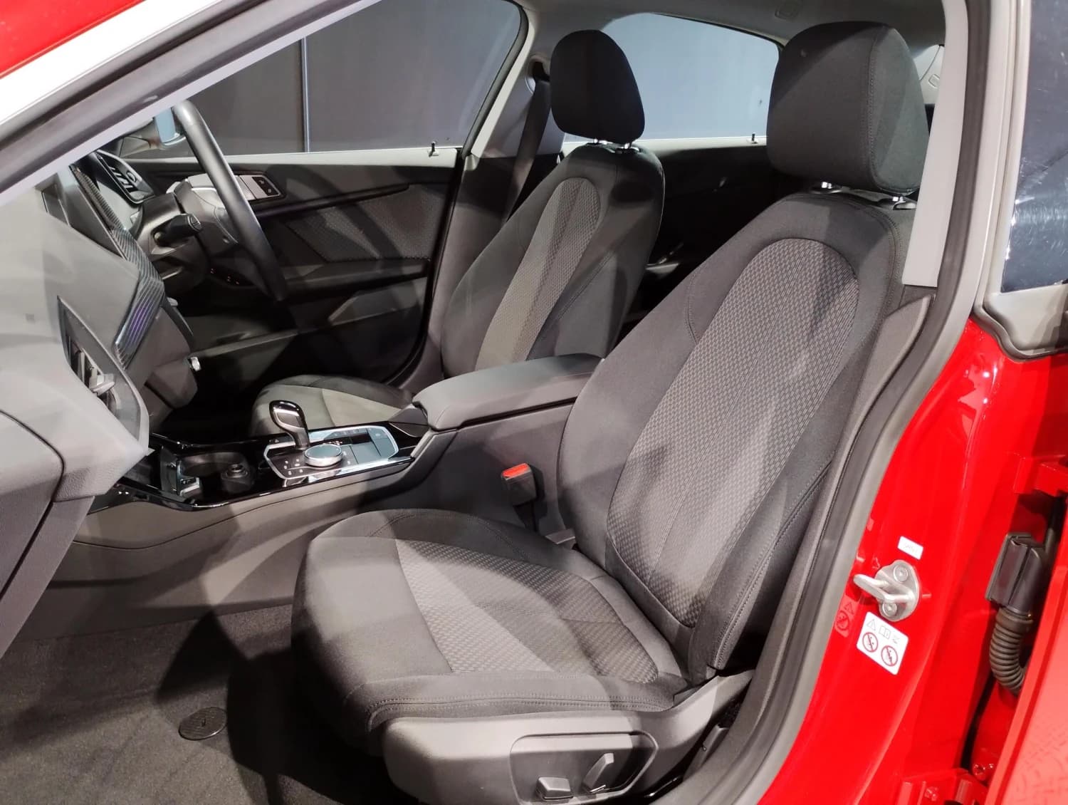 BMW 2 series 218ι - фото 14