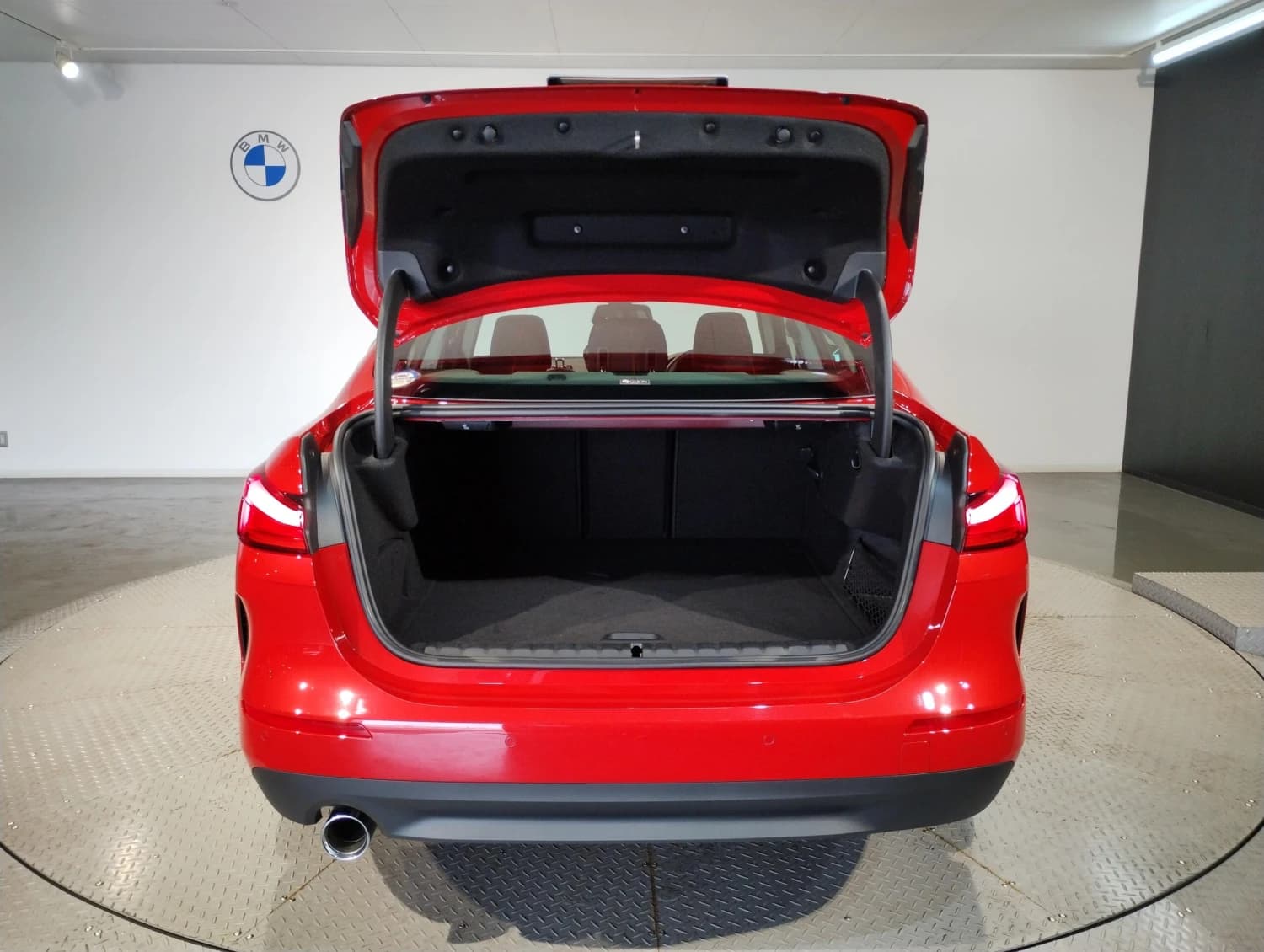 BMW 2 series 218ι - фото 16