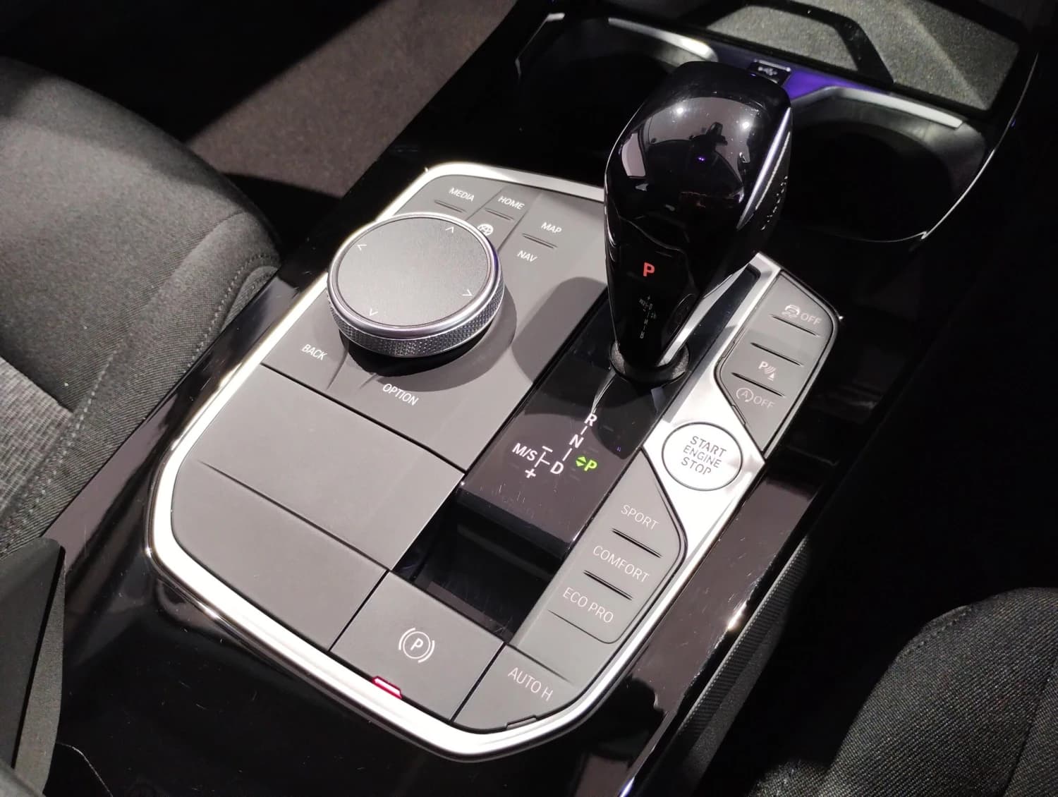 BMW 2 series 218ι - фото 24