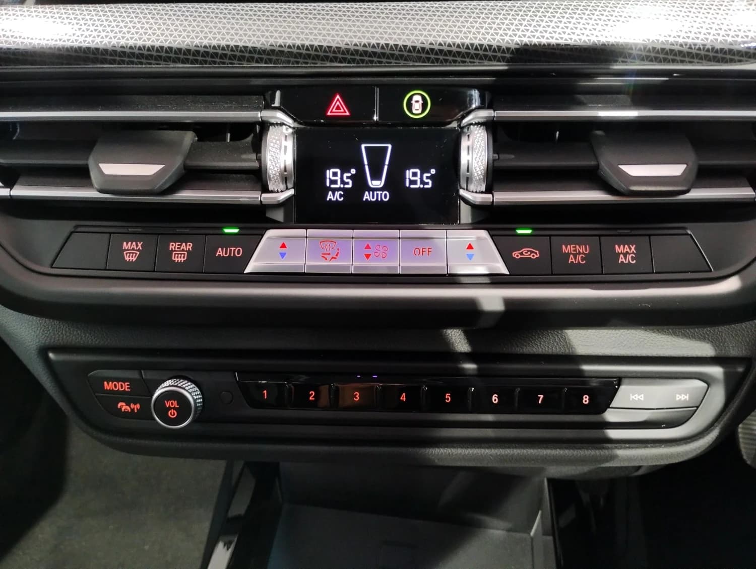 BMW 2 series 218ι - фото 25