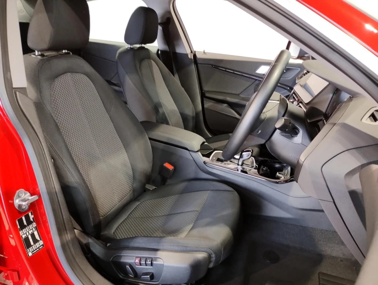 BMW 2 series 218ι - фото 27