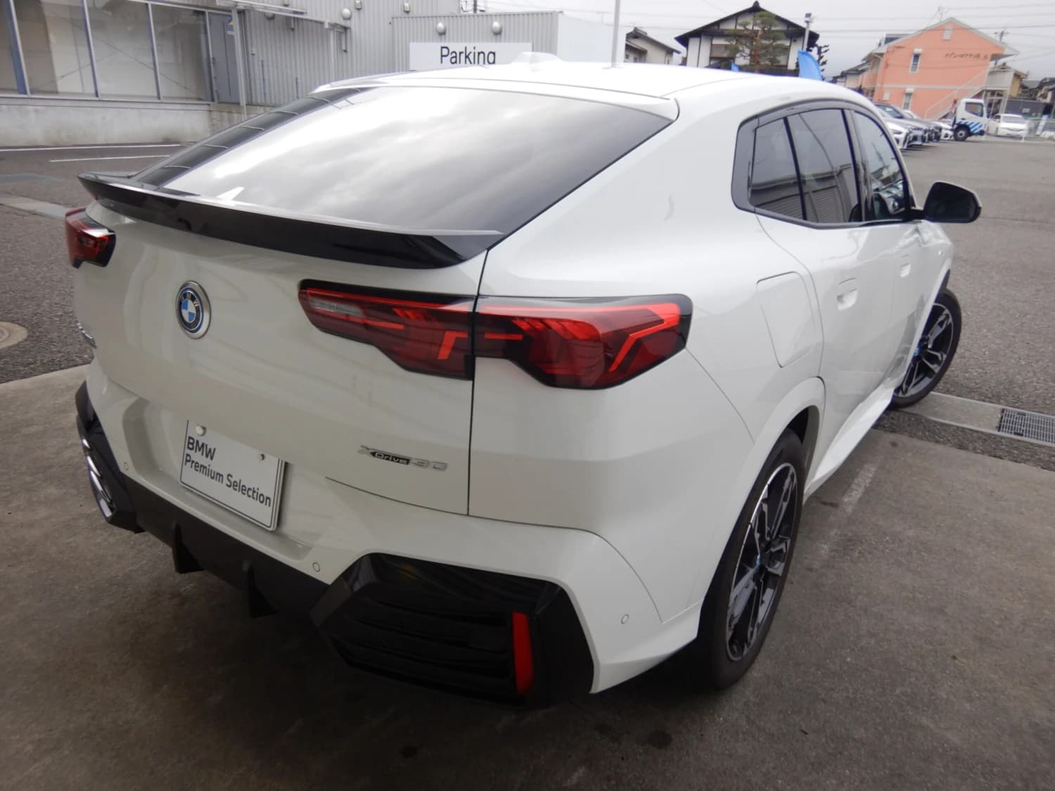 BMW iX2 xDrive 30 - фото 5