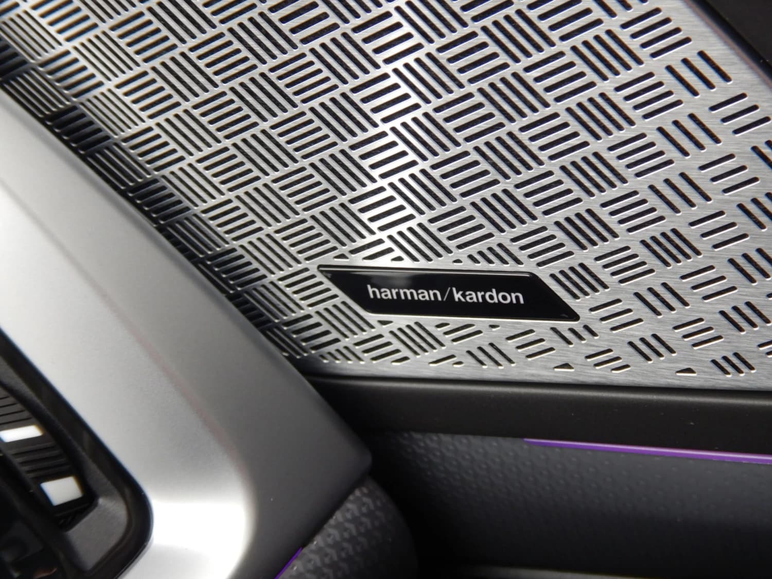 BMW iX2 xDrive 30 - фото 15