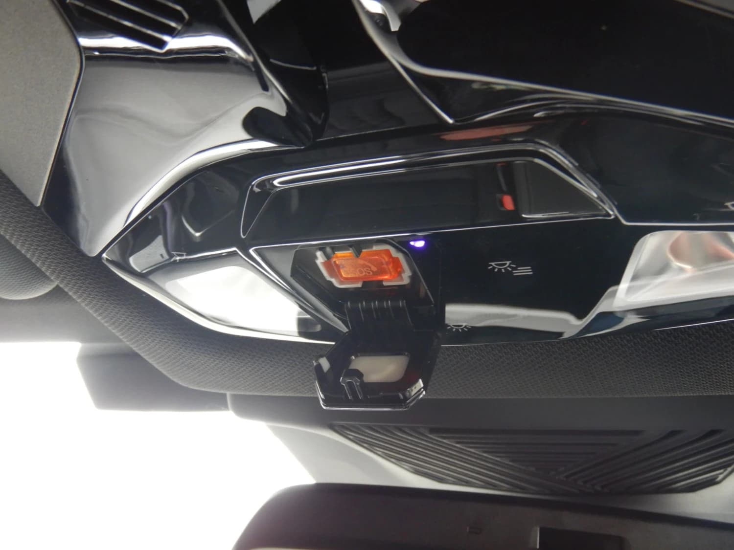 BMW iX2 xDrive 30 - фото 18