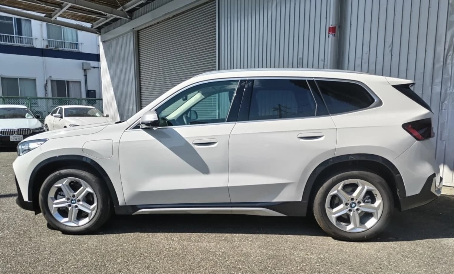 BMW iX1 xDrive 30 - фото 8