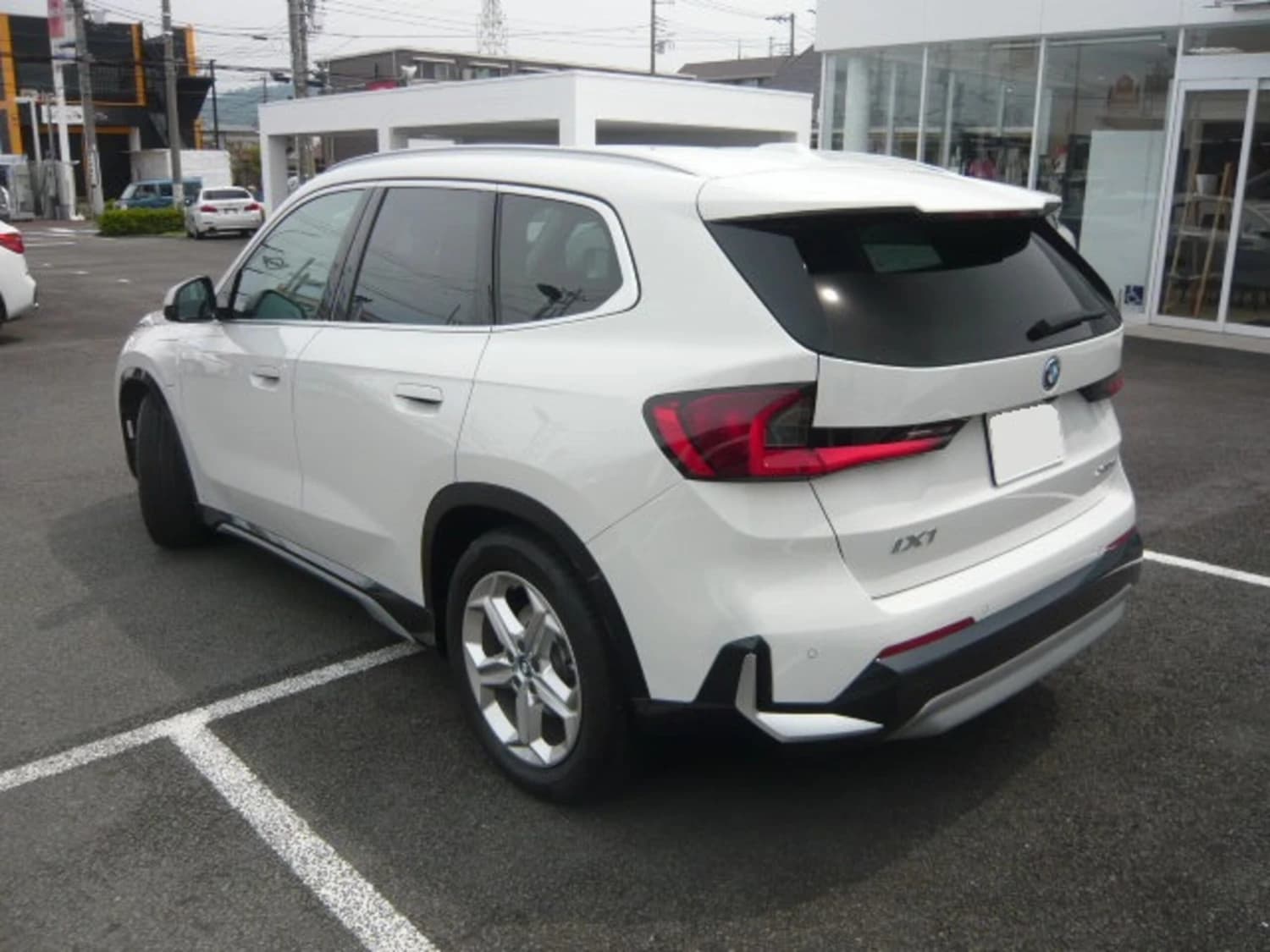 BMW iX1 xDrive 30 - фото 13