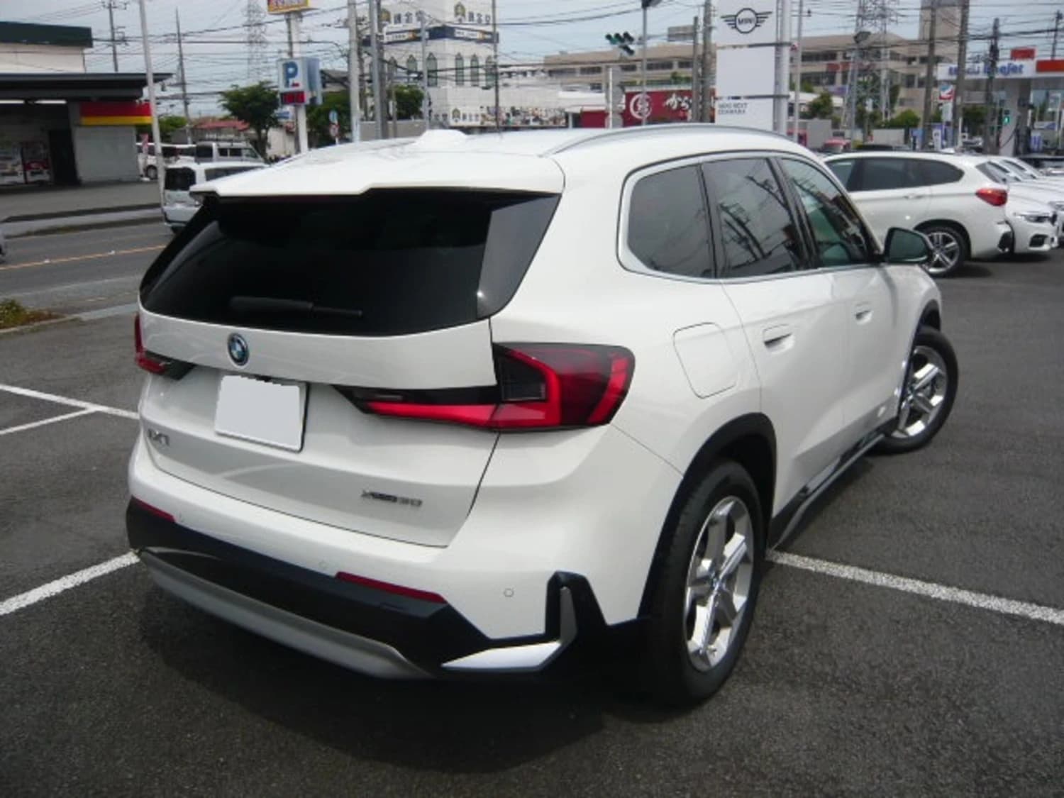 BMW iX1 xDrive 30 - фото 17