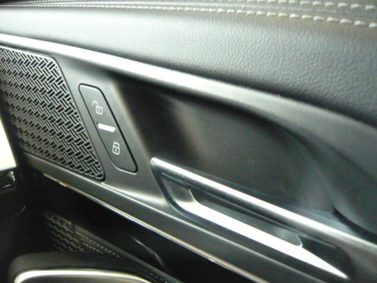 BMW iX1 xDrive 30 - фото 18