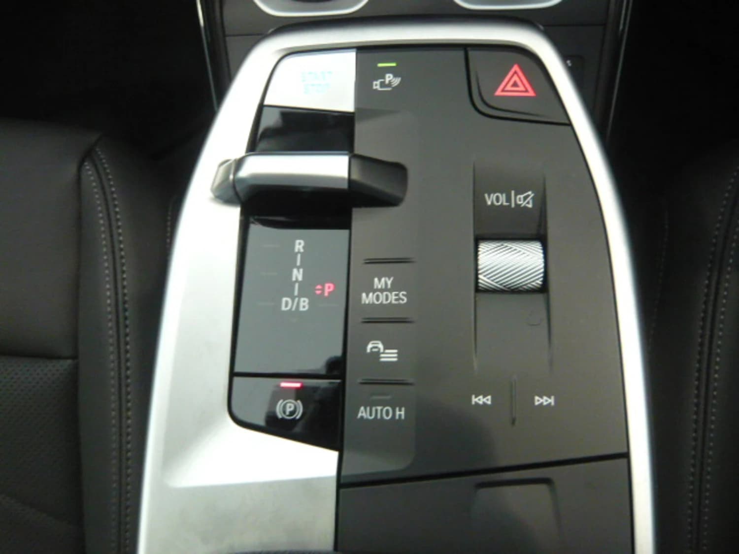 BMW iX1 xDrive 30 - фото 21