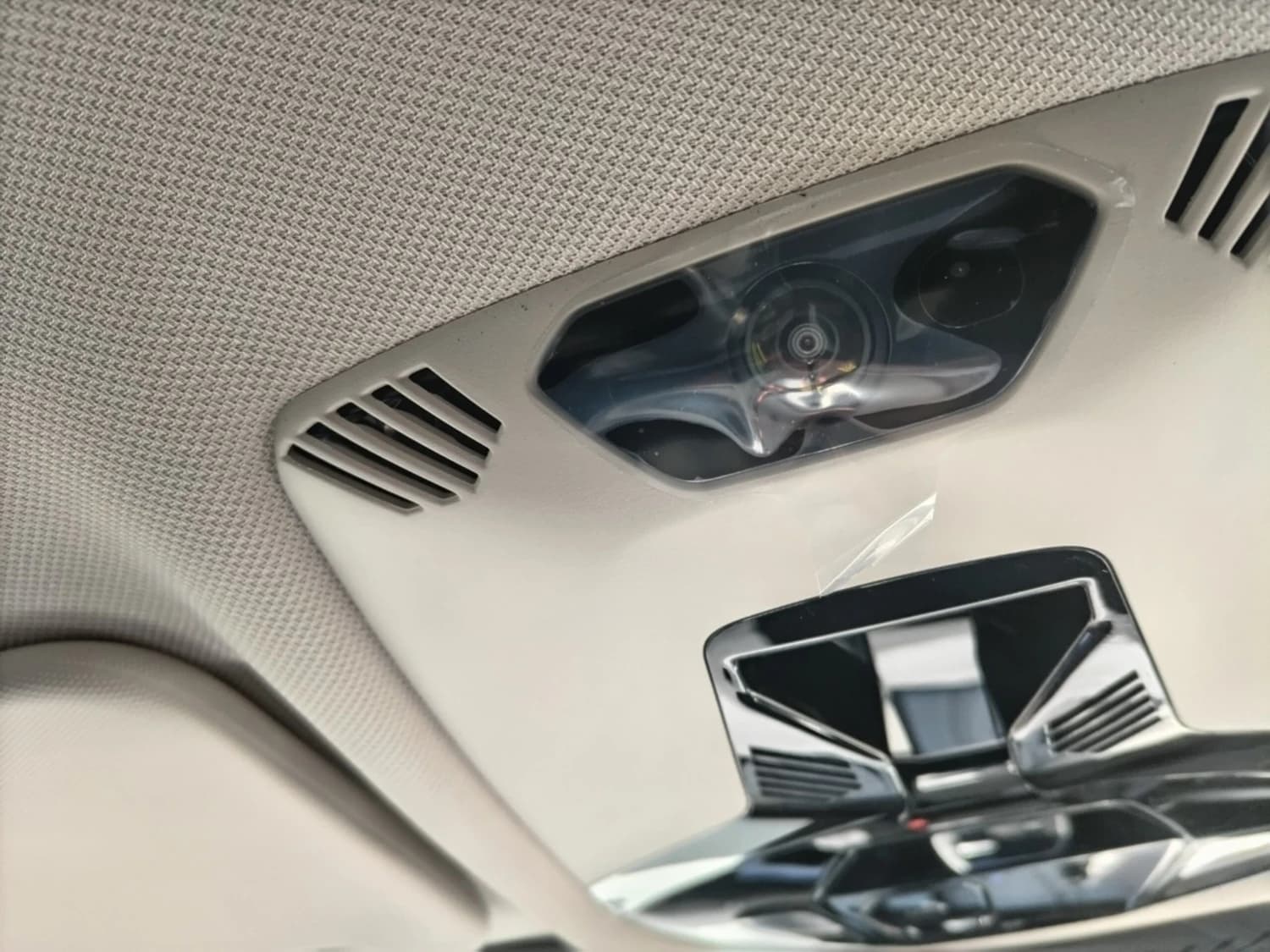 BMW iX1 xDrive 30 - фото 24