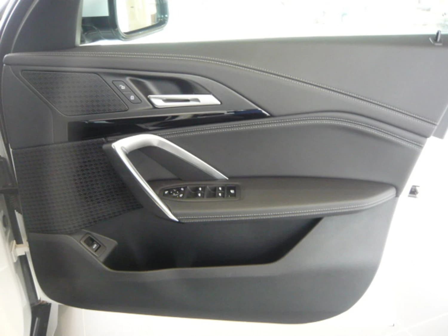 BMW iX1 xDrive 30 - фото 33