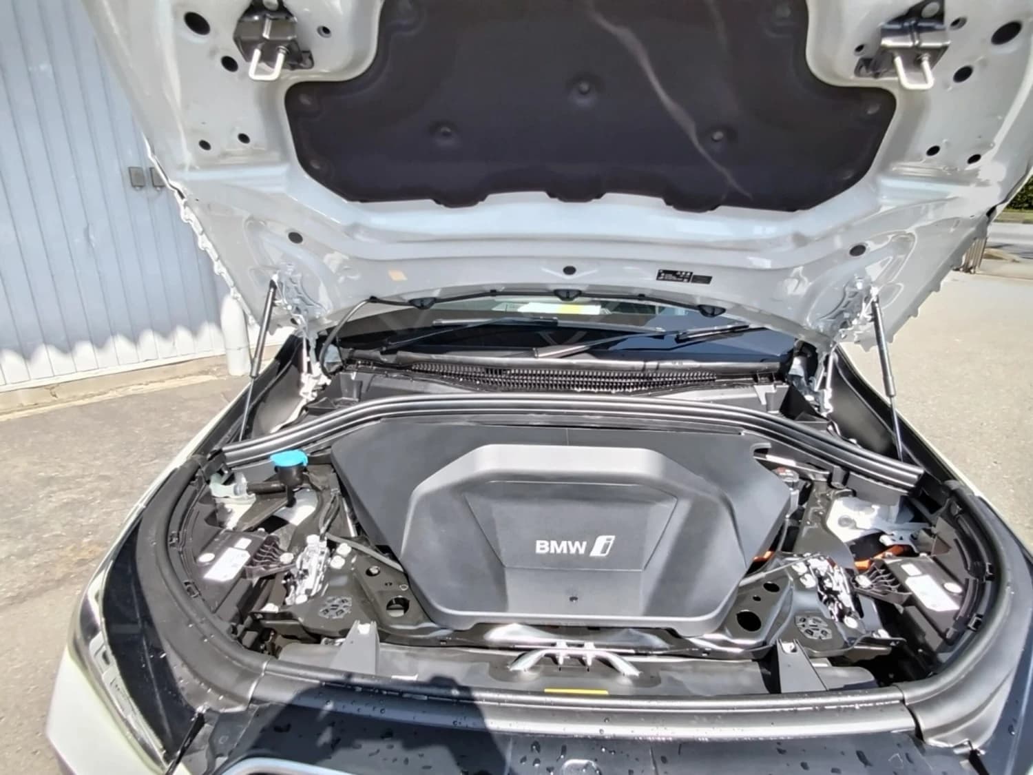 BMW iX1 xDrive 30 - фото 38