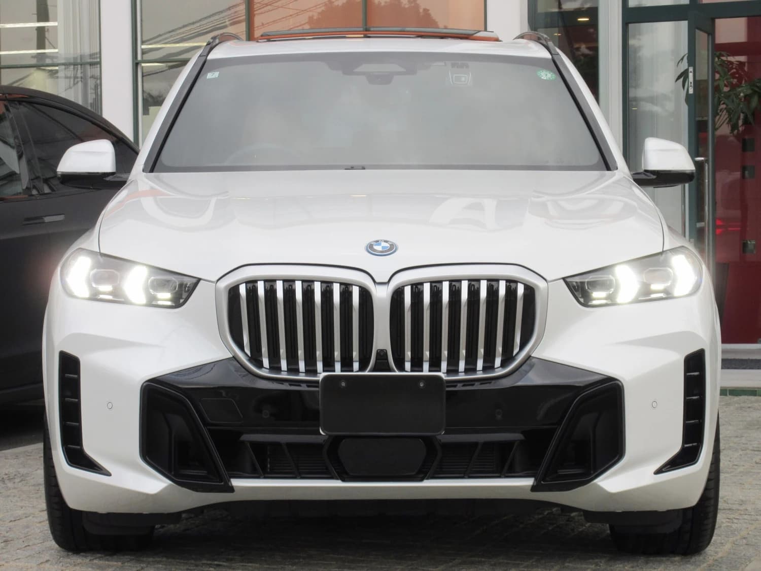BMW X5 50e M Sport - фото 5