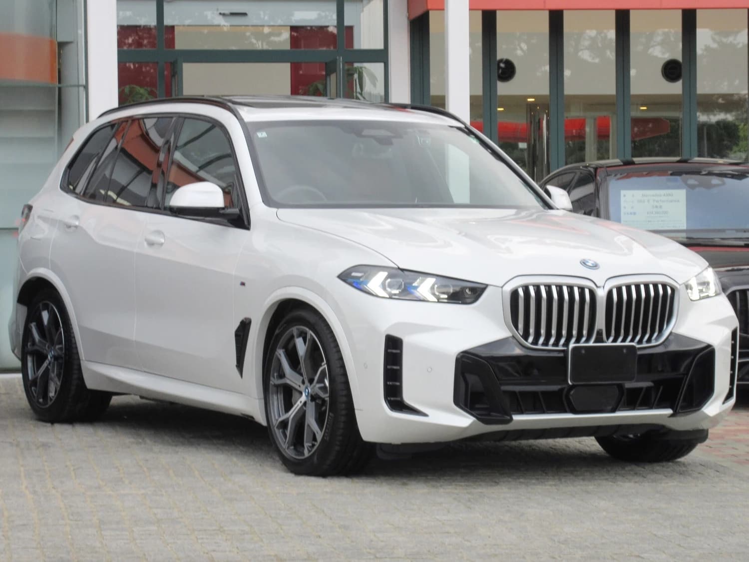 BMW X5 50e M Sport - фото 6