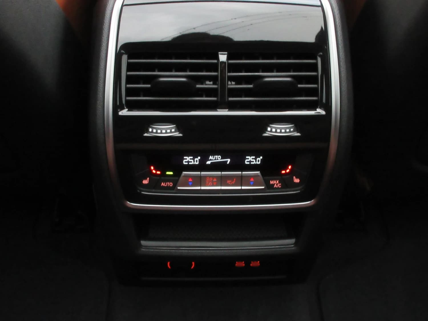 BMW X5 50e M Sport - фото 16